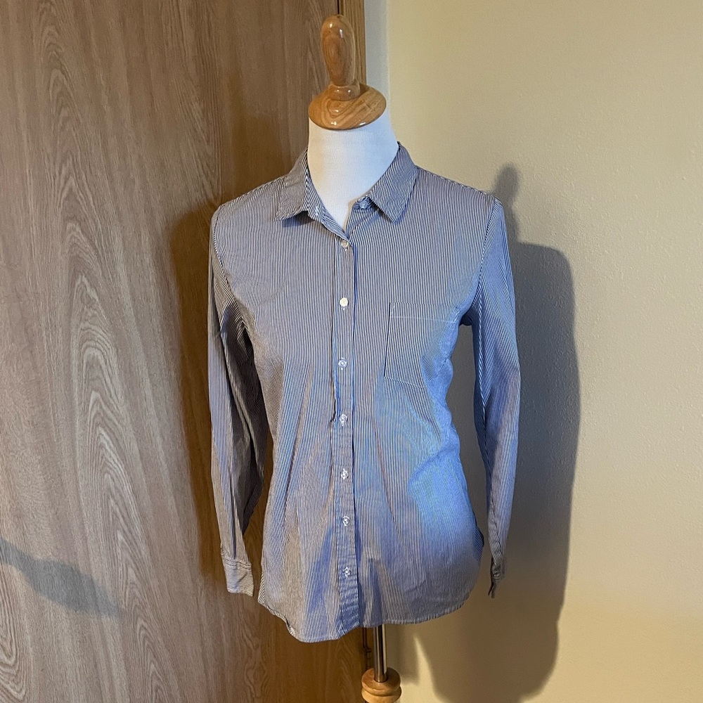 Apt 9 - Women’s Blue Striped Button-down - Size M